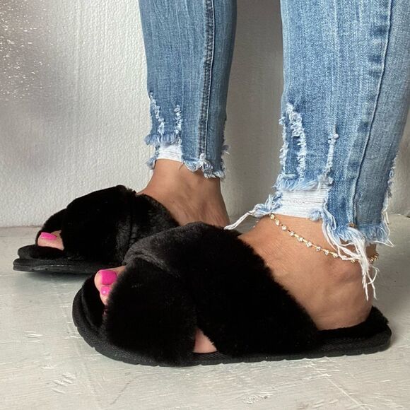 Black Faux Fur Slides - Picture 2 of 6